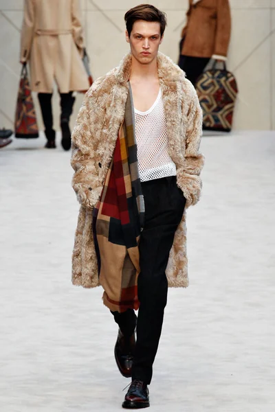 Look 14